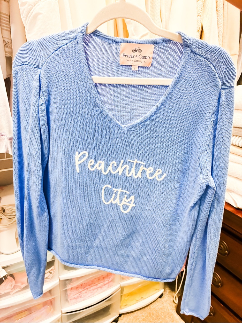 Peachtree city pearls & camo knit sweater blue small